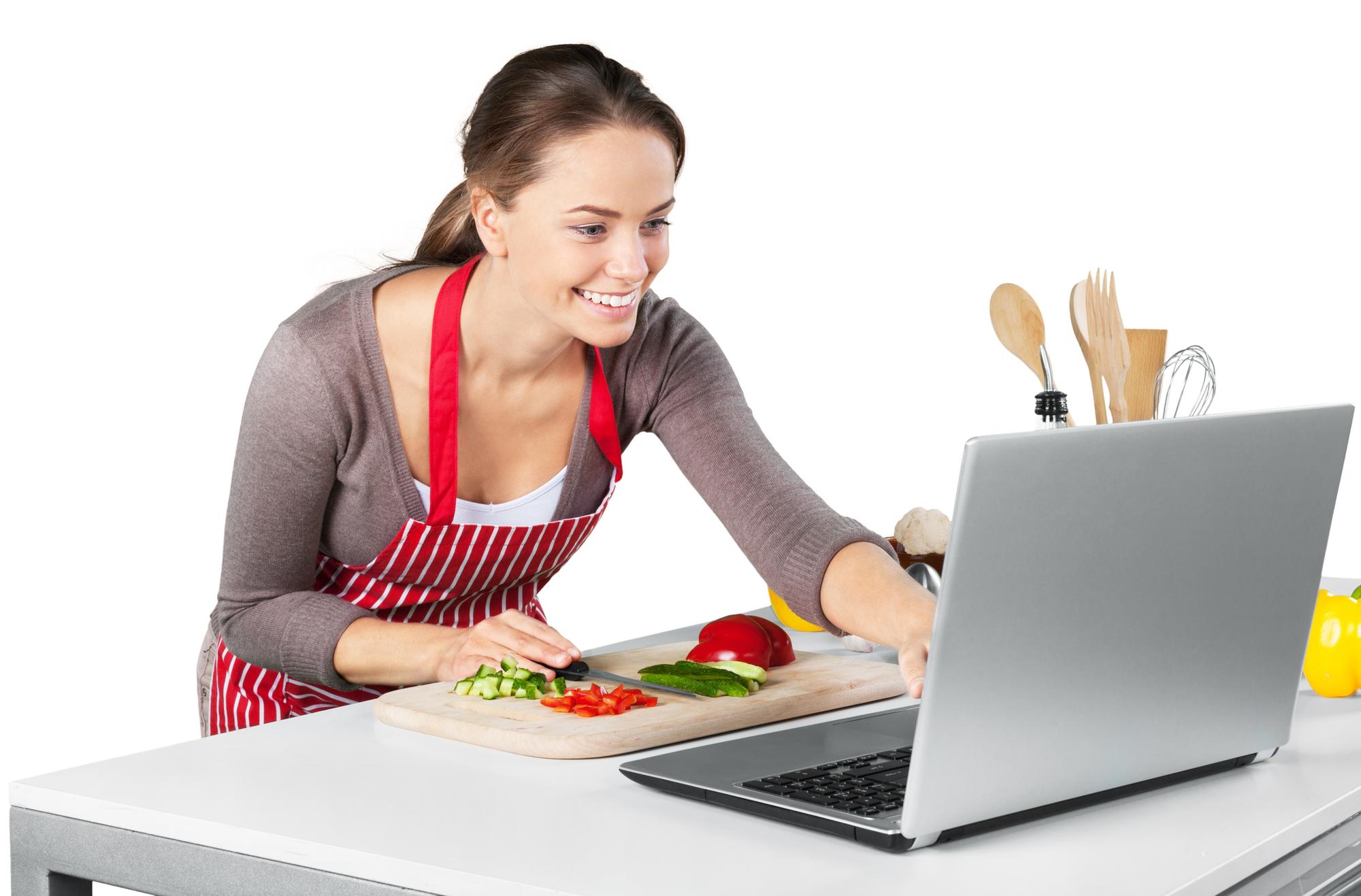 Studenti che cucinano in un corso online